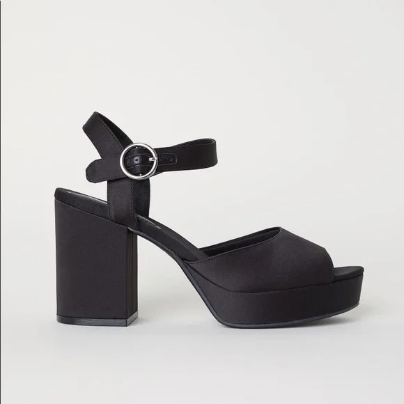 Divided platform sandals on sale